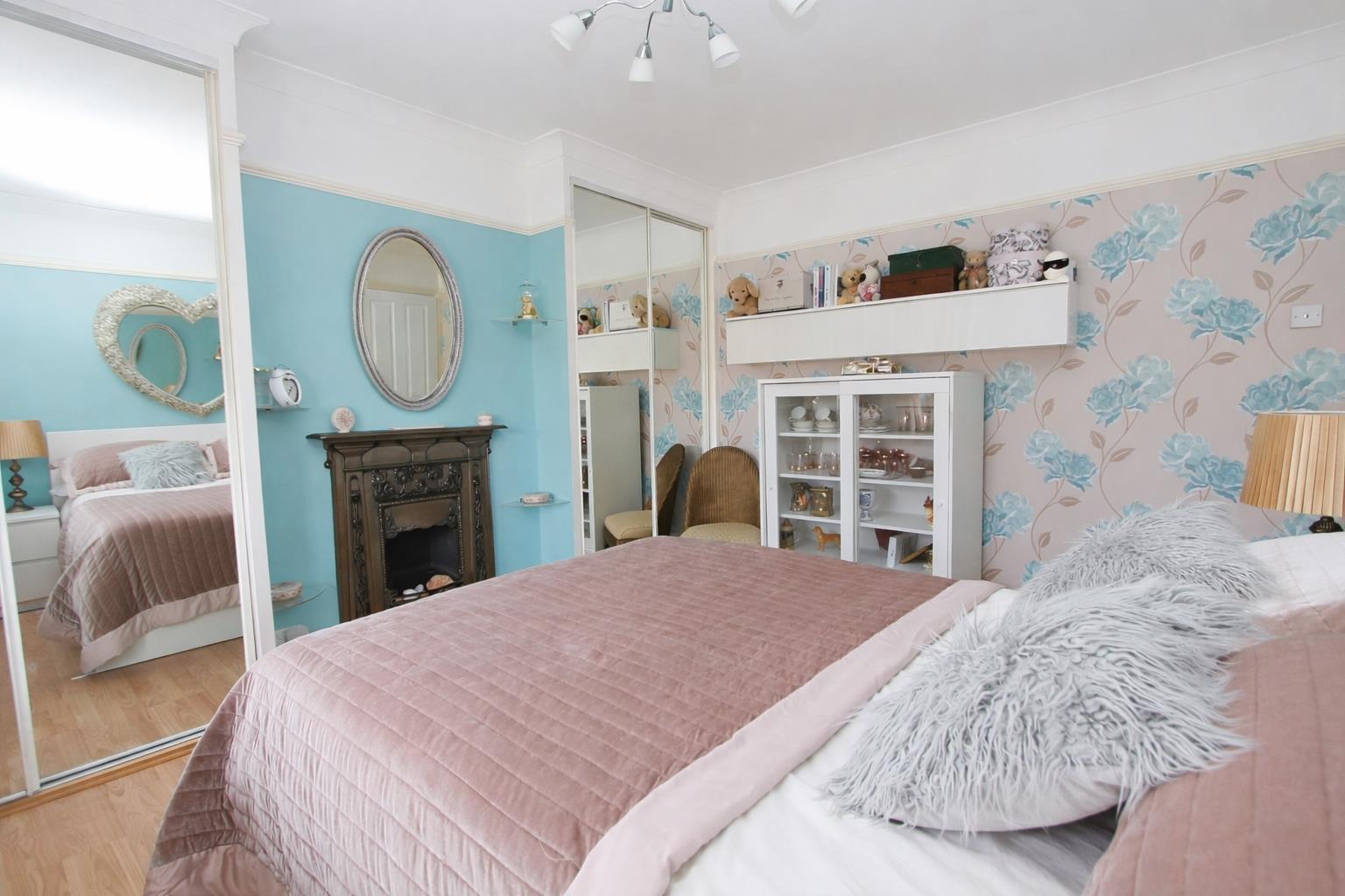 Godalming Avenue, Wallington
